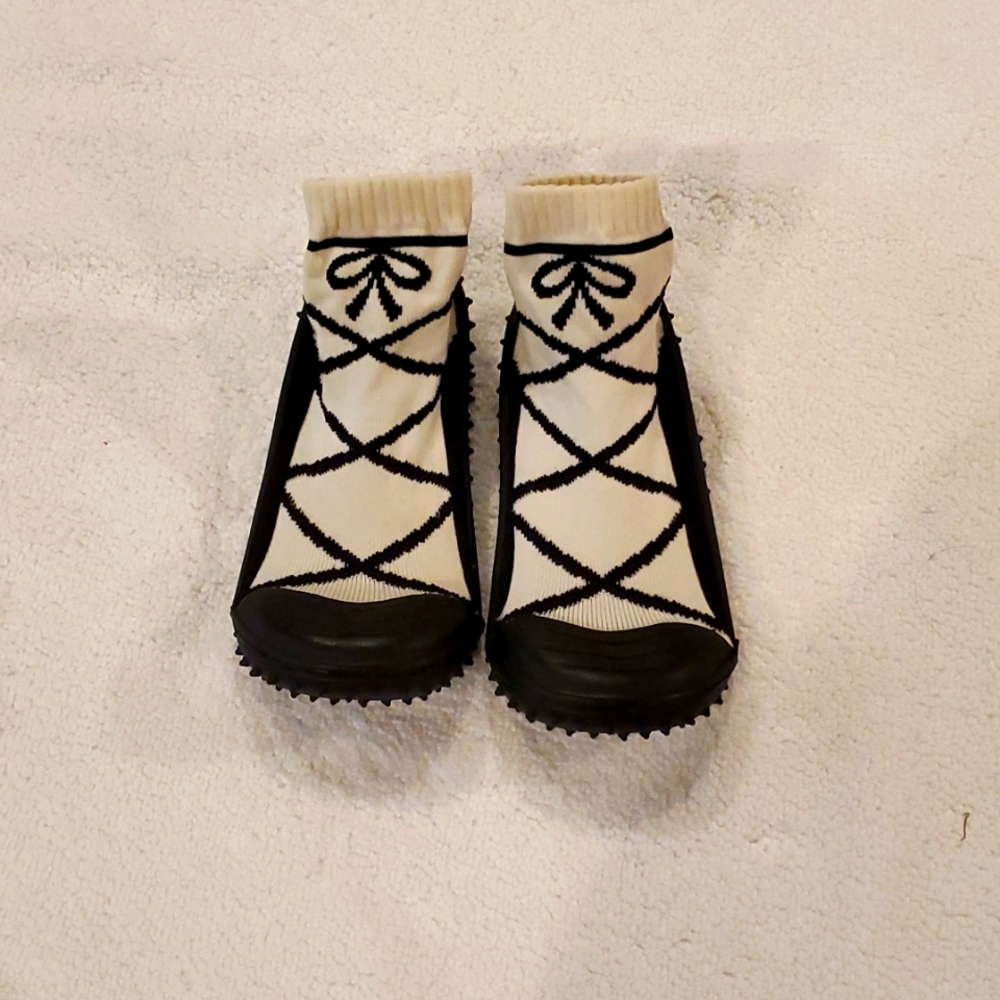 Kids Skidders grip shoes